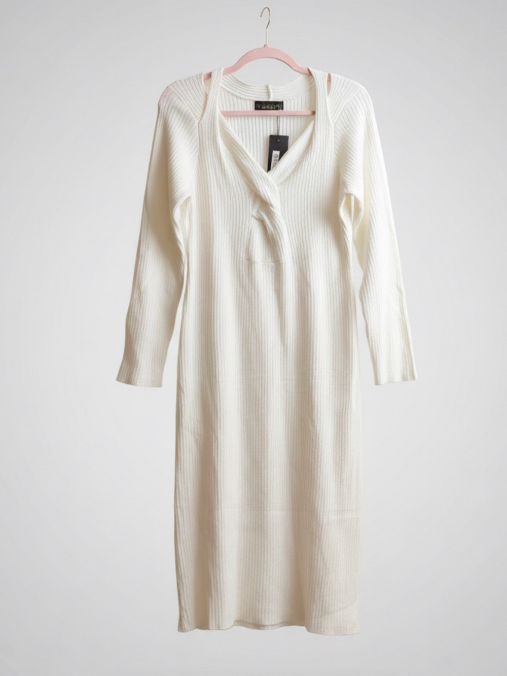White Ribbed Knit V-Neck Long Sleeve Dress • NWT • 20" p2p, 40" length